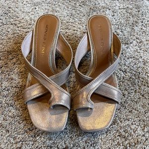 Donald Pliner
Kiss Kitten Heel Metallic Leather Thong Sandals
